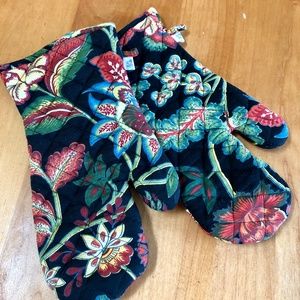 April Cornell Holiday Hot Mitts - Pair